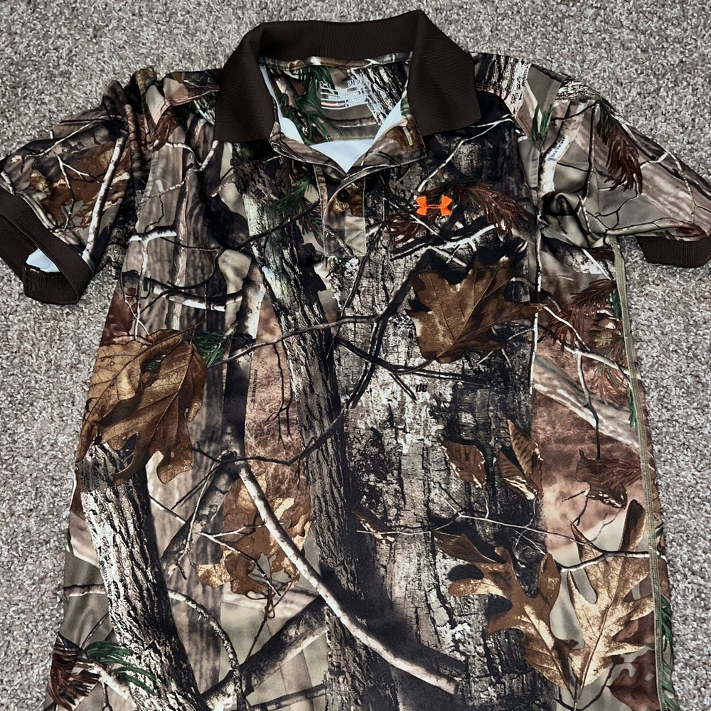 Mens Under Armour Polo Shirt.